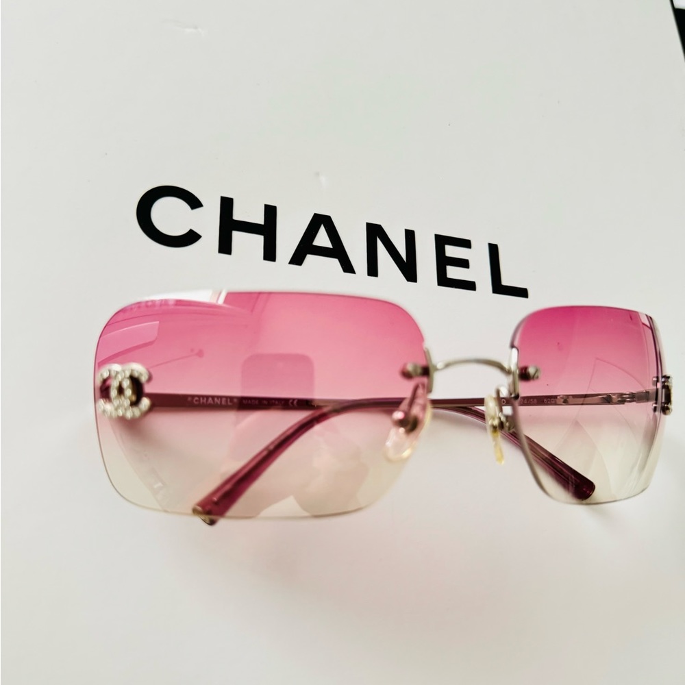 CHANEL Pink Gradient Rimless Sunglasses Crystal CC Detail , no booklet cloth - Picture 2 of 12
